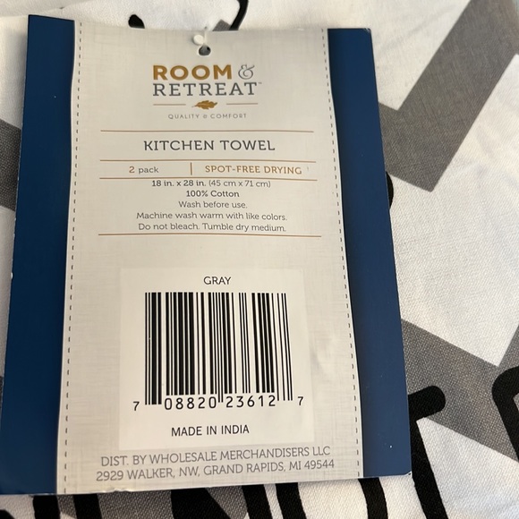 Room & retreat kitchen towels NWT - Picture 2 of 3